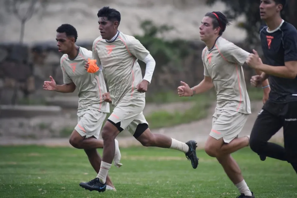 Los jugadores de la categoría Sub 20, están en Santa Cruz. Foto Always Ready