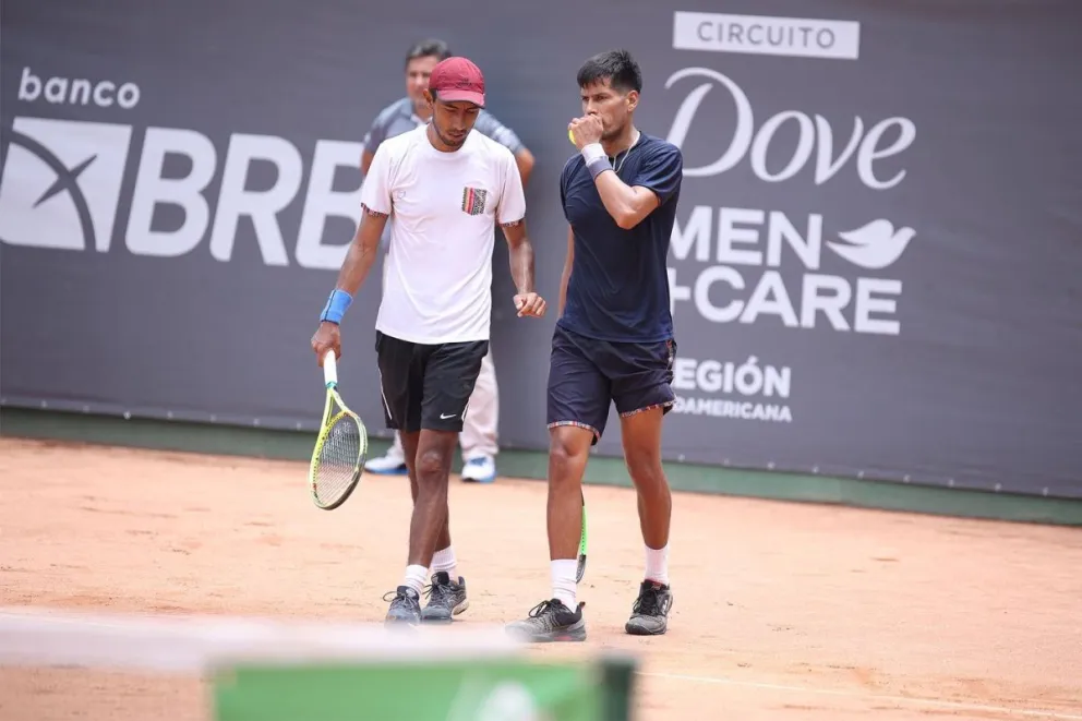 Arias (izq.) y Zeballos en un torneo pasado. Foto: Boris Arias.