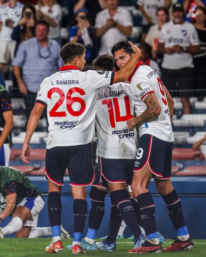 Los jugadores de Nacional celebran uno de los goles a Puerto Cabello. Foto Nacional