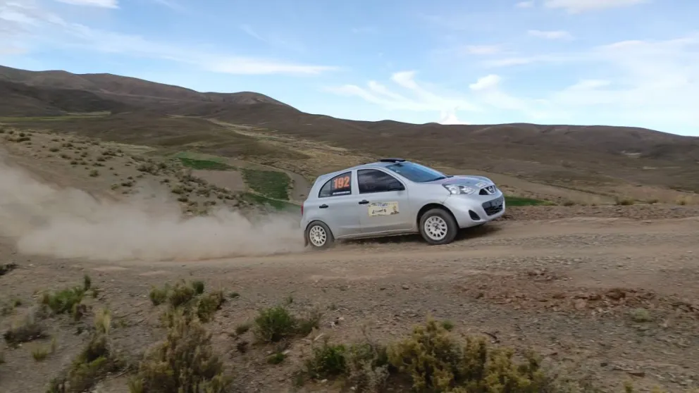 Edward Álvarez en plena carrera en Oruro. Foto: Febad.