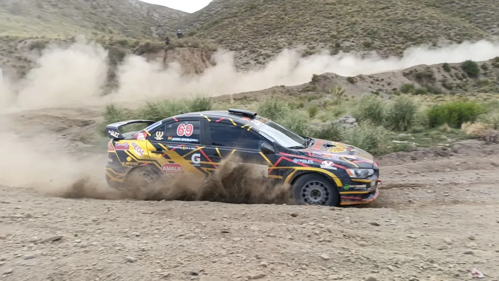 Alí Junior en plena carrera del circuito de Oruro. Foto: Febad.
