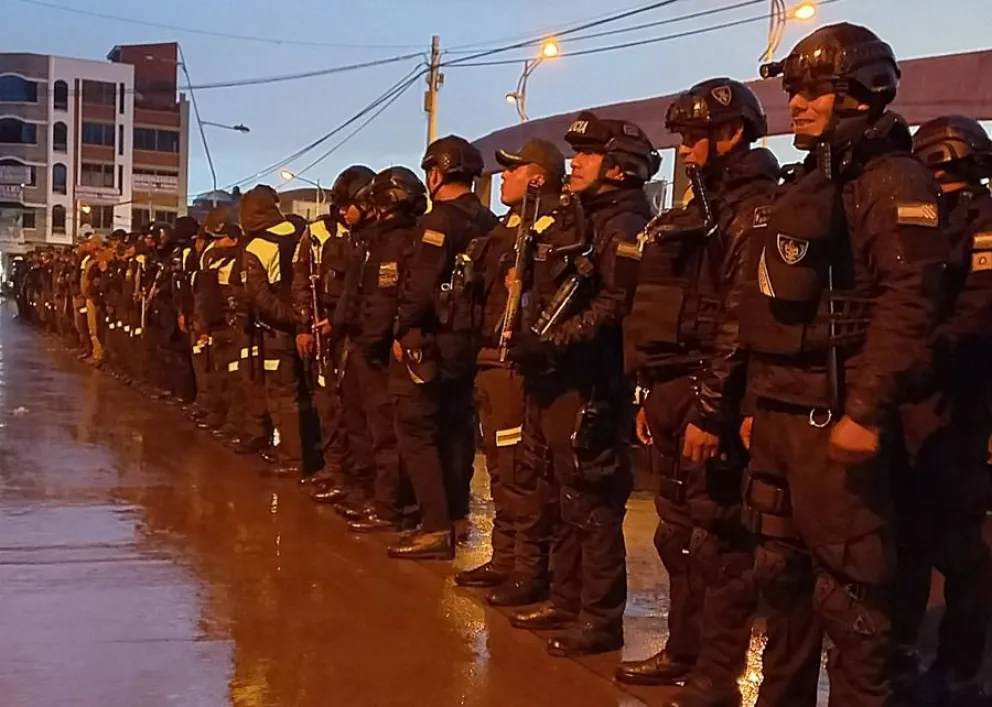 Efectivos policiales. Foto: ABI. 