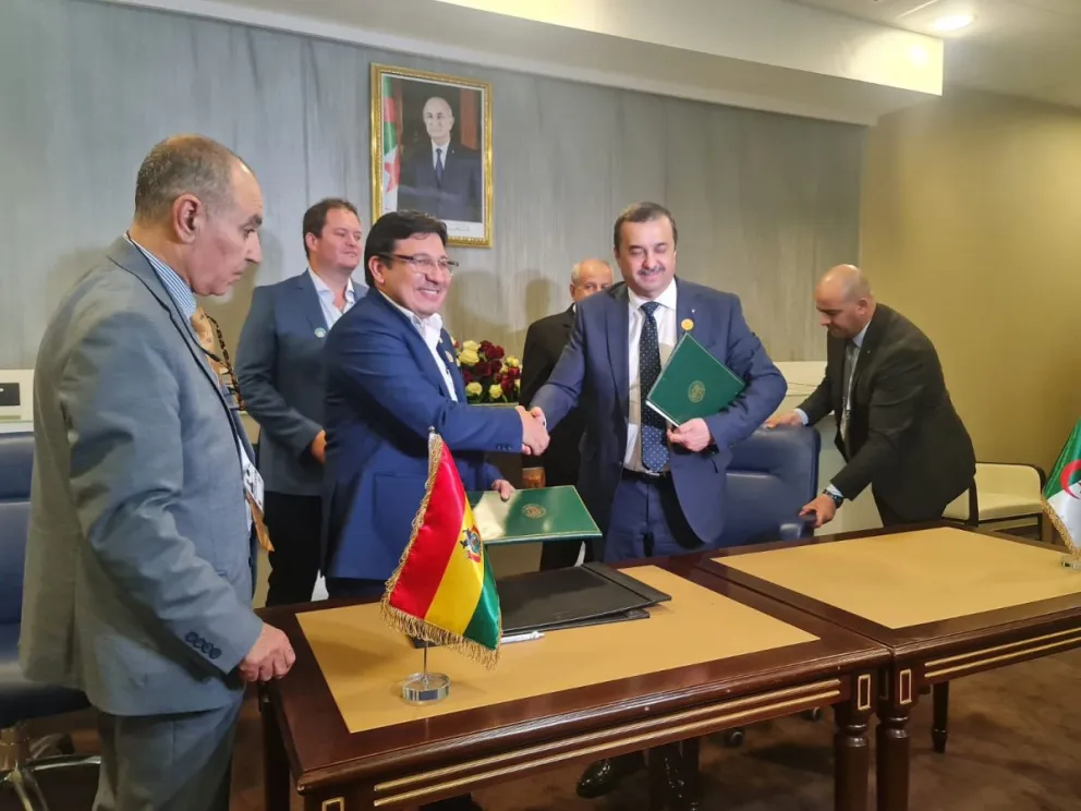 El ministro de Hidrocarburos de Bolivia y su homólogo. Foto: MHE.