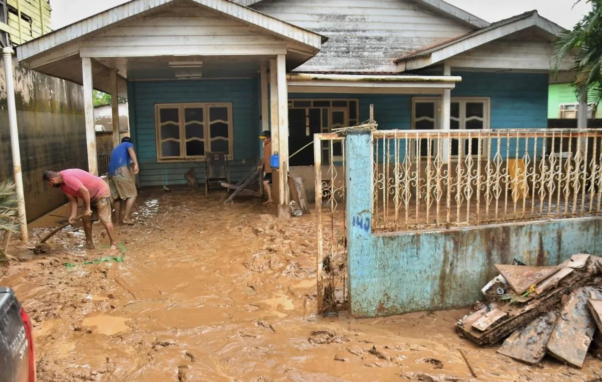Muchas casas quedaron anegadas por el agua. Foto: APG