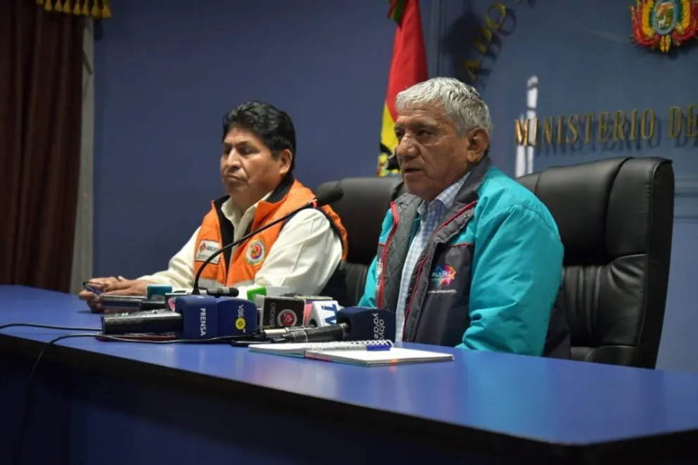 El alcalde Arias y el Viceministro Calvimontes. Foto: AMUN. 