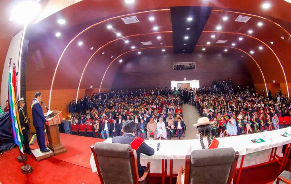 El presidente Luis Arce se dirige a la población y autoridades de El Alto, este miércoles. Foto: Telegram de Arce.