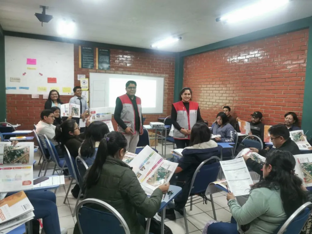 Capacitación a censistas voluntarios en La Paz. Foto: INE