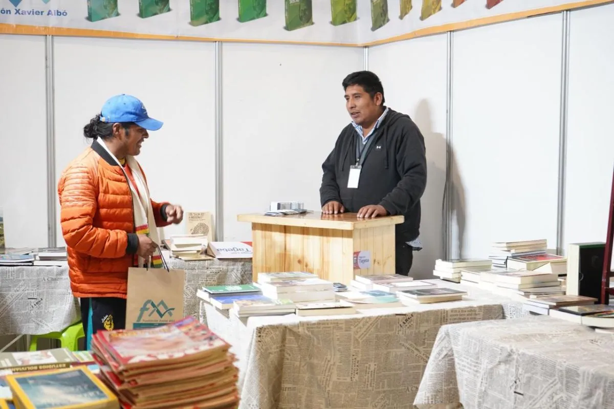 eXPOSITORES SE ALISTAN A RESIVIR A LA GENTE