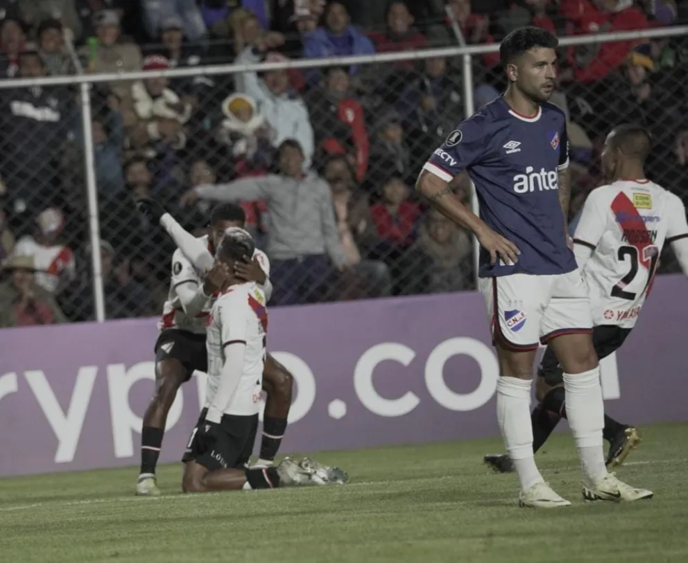 Rodrigues celebra el único gol que anotó en Villa Ingenio. Foto APG