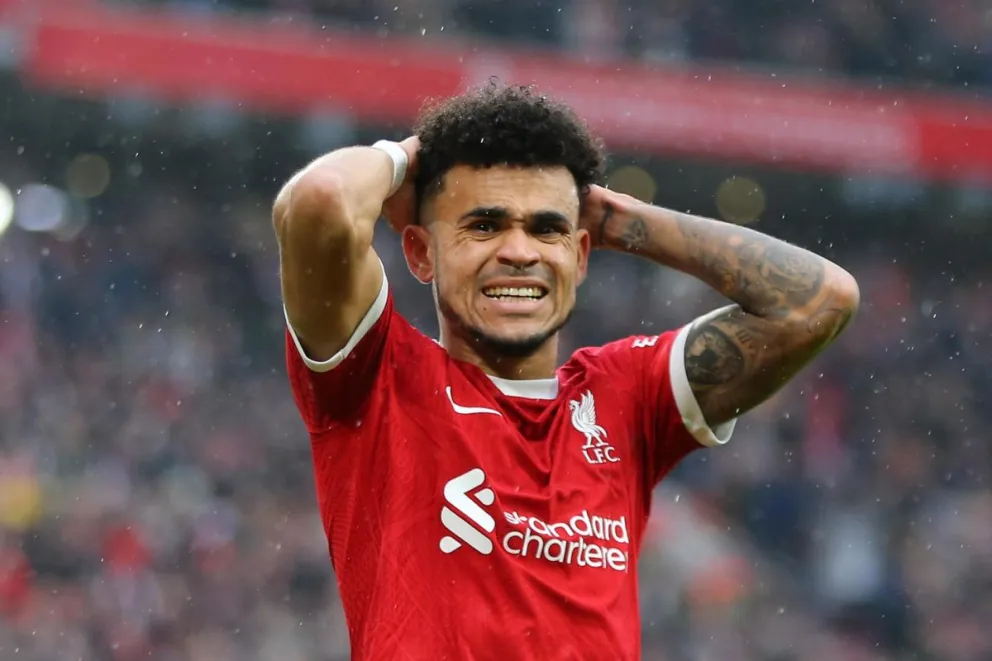 El colombiano Díaz se lamenta al no poder anotar ante el City. Foto EFE