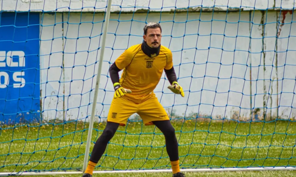 El arquero titular de The Strongest, Guillermo Viscarra, en un entrenamiento del equipo en Achumani. Foto: Club The Strongest
