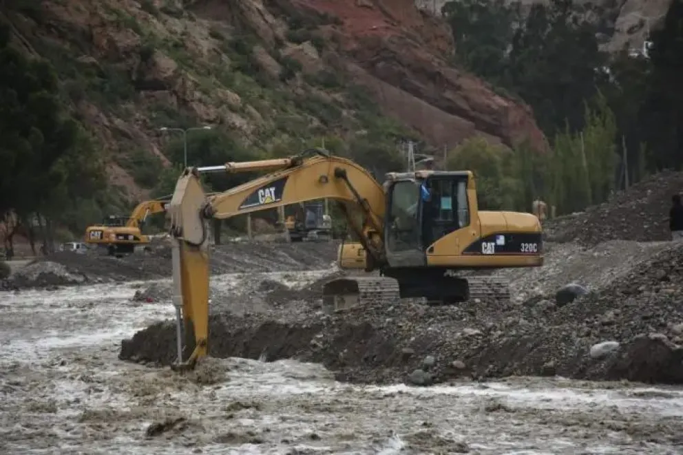 Tareas de limpieza de las riberas del río La Paz en el sector de Amor de Dios (zona Sur). Foto: APG