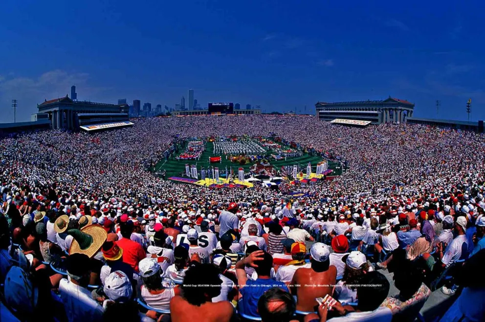 La inauguración del Mundial de estados Unidos 1994 en el estadio Soldier Field de Chicago. Bolivia abrió el torneo enfrentado a Alemania el 17 de junio de 1994. Foto: Tphoto2005