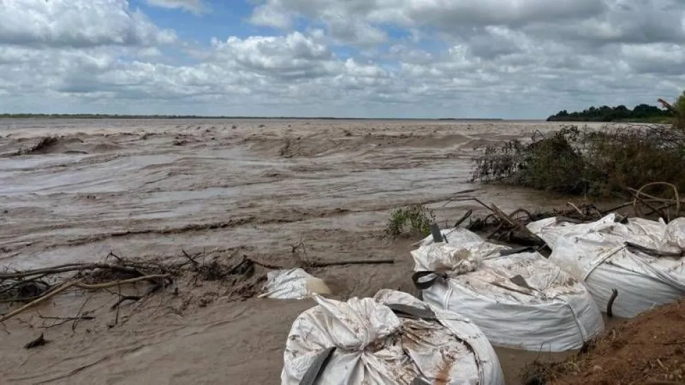 Un sector del Río Grande con un caudal que creció en las últimas horas. Foto: Captura de video de Unitel