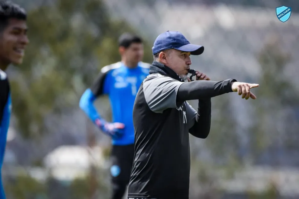 Robatto en plena práctica celeste. Foto: Club Bolívar.