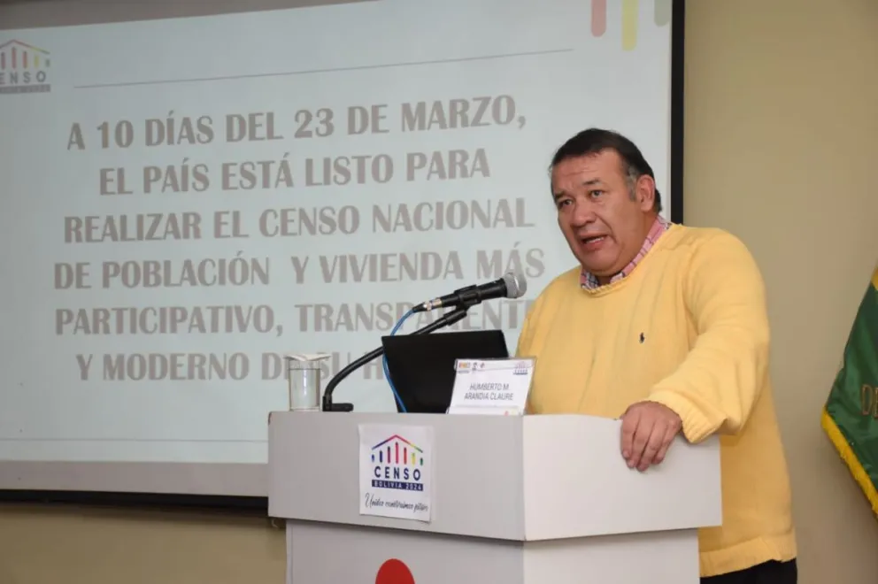 El director del INE, Humberto Arandia, brinda conferencia de prensa. Foto: Francisco Riveros APG.