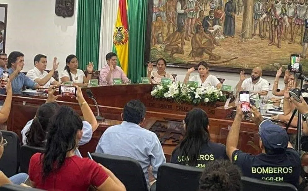 Concejo Municipal de Santa Cruz de la Sierra aprueba declaratoria de emergencia en Montero Hoyos. Foto: Radio Continental.