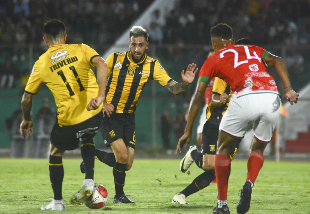 Incidencia del partido que el Tigre perdió el miércoles con Tomayapo en Tarija. Foto: APG