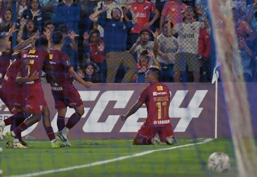 Darlison celebra el único gol de Always Ready en Montevideo. Foto Conmebol