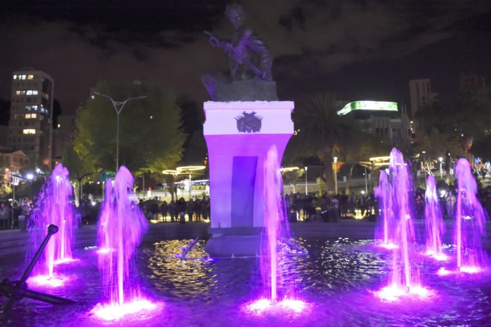 La fuente de la Plaza Avaroa, el inicio de la "ruta del amor". Foto: APG