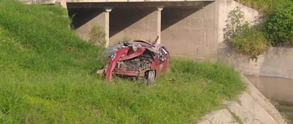 El vehículo en el que se transportaba la odontóloga Carla Careaga. Foto: El Tribuno