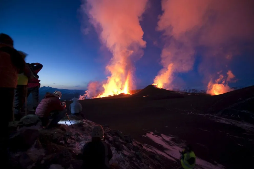 Imagen de archivo de una erupción volcánica en Islandia. Foto: EFE