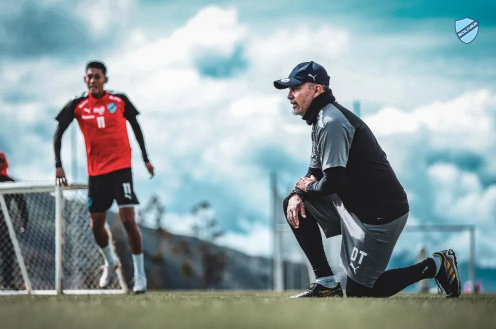 Robatto durante una práctica celeste en Ananta. Foto: Club Bolívar,