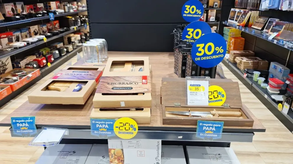 Piezas para parrillero en Tienda Amiga son una novedad para regalar al papá parrillero. Fotos: Diego 