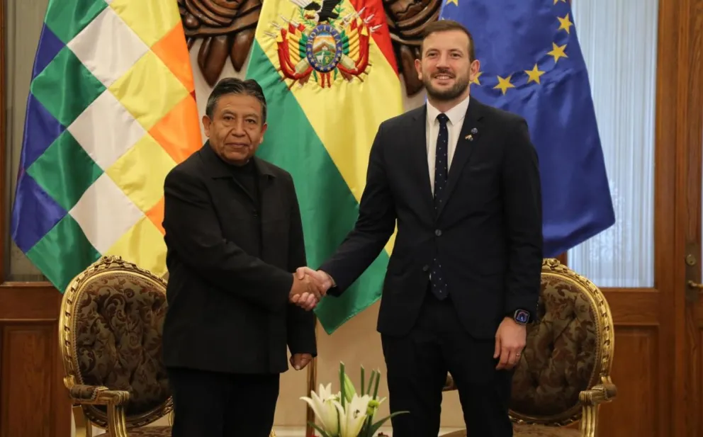 El vicepresidente de Bolivia, David Choquehuanca, y el Comisario de Medioambiente, Océanos y Pesca de la Unión Europea (UE), Virginijus Sinkevicius. Foto: Vicepresidencia del Estado.