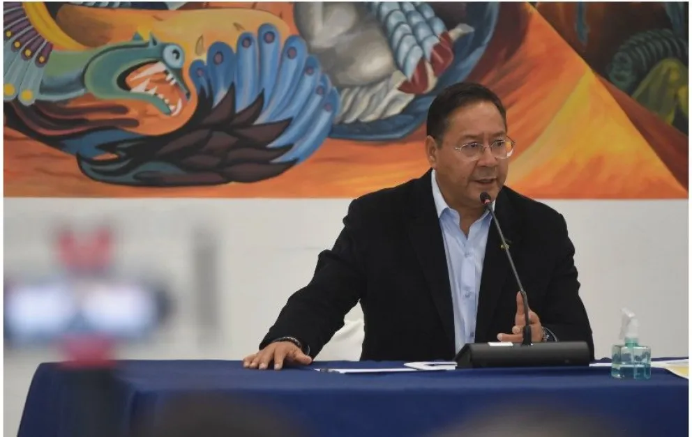 El presidente Luis Arce durante un encuentro con periodistas en la Casa Grande del Pueblo.  Foto: APG