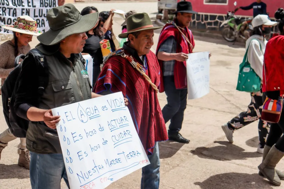 Organizaciones se movilizan en Vitichi con motivo del Encuentro Nacional por el Agua y la Vida. Foto: Encuentro Nacional por el Agua y la Vida.