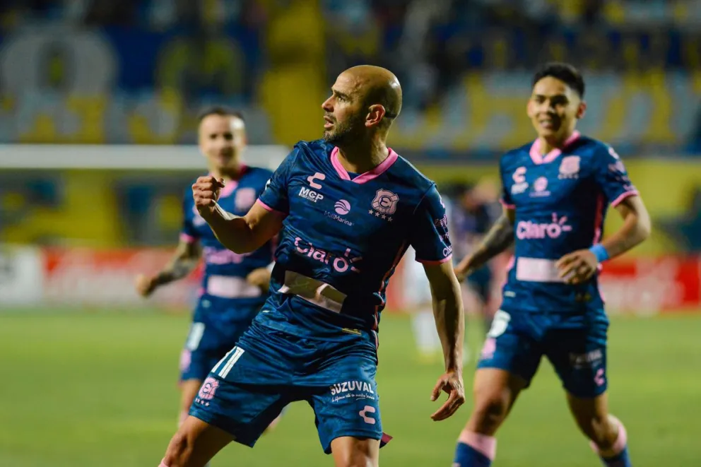 El delantero argentino Sebastián “Sacha” Sáez, uno de los hombres gol de Huachipato. Foto: Everton