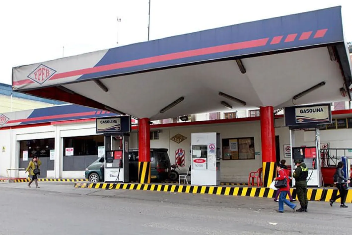 YPFB says gasoline prices are unaffected by the diesel subsidy's elimination and warns against speculative hoarding, Sept. 20, 2026.