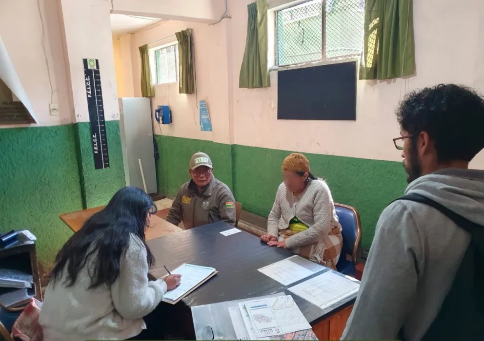 Los arrestados fueron censados en los recintos policiales.    Foto: Policía Boliviana.