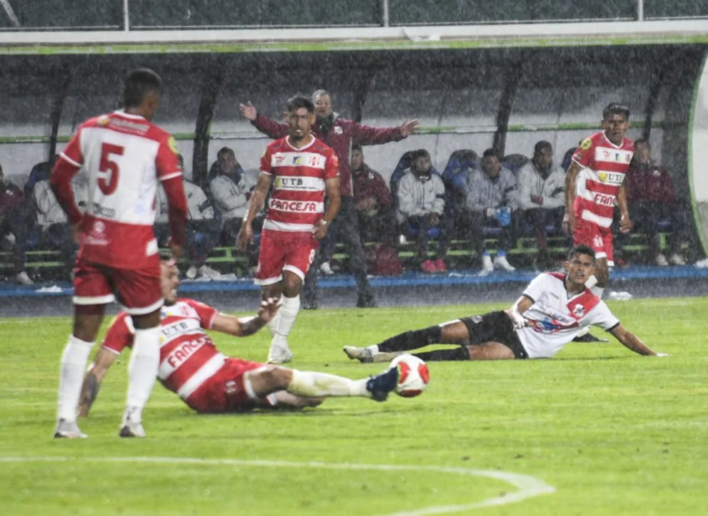 Del partido Independiente ante Nacional Potosí, correspondiente a la fecha 5 (interseries). Foto: APG