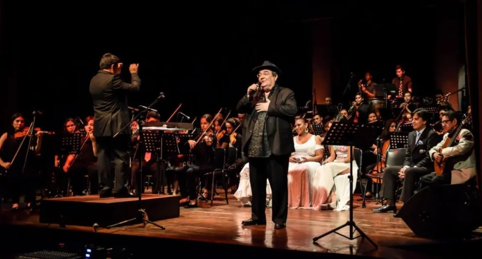 Aldo Peña durante una presentación, en una imagen tomada de su sitio en Facebook.