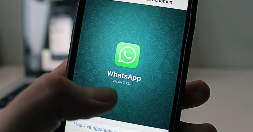Un usuario de la popular red de mensajería WhatsApp. Foto: Pixabay