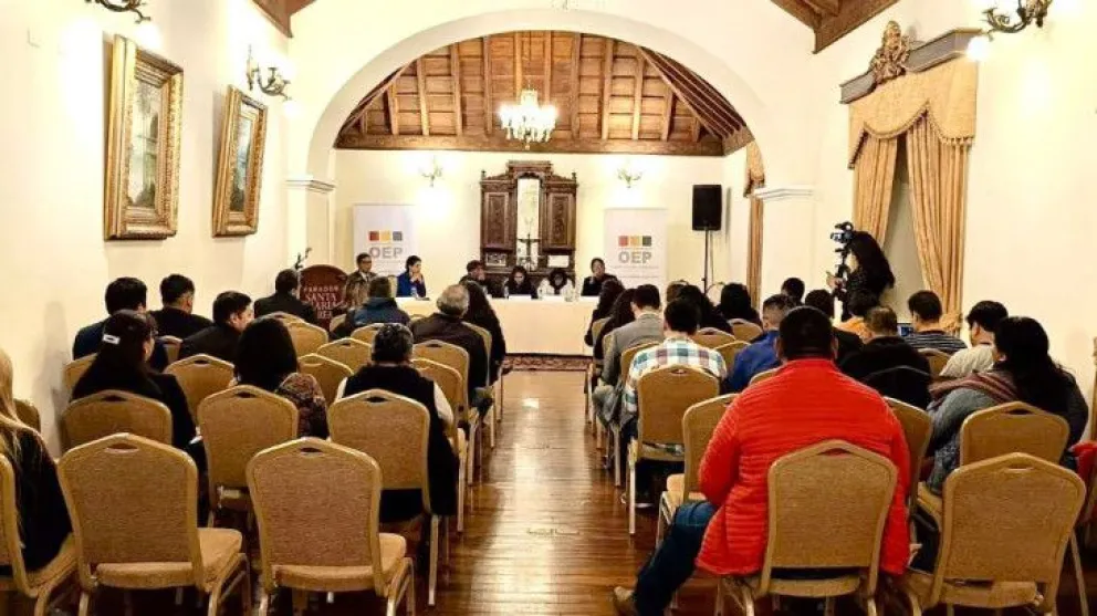 Imágen de la presentación del libro en Sucre Foto: OEP