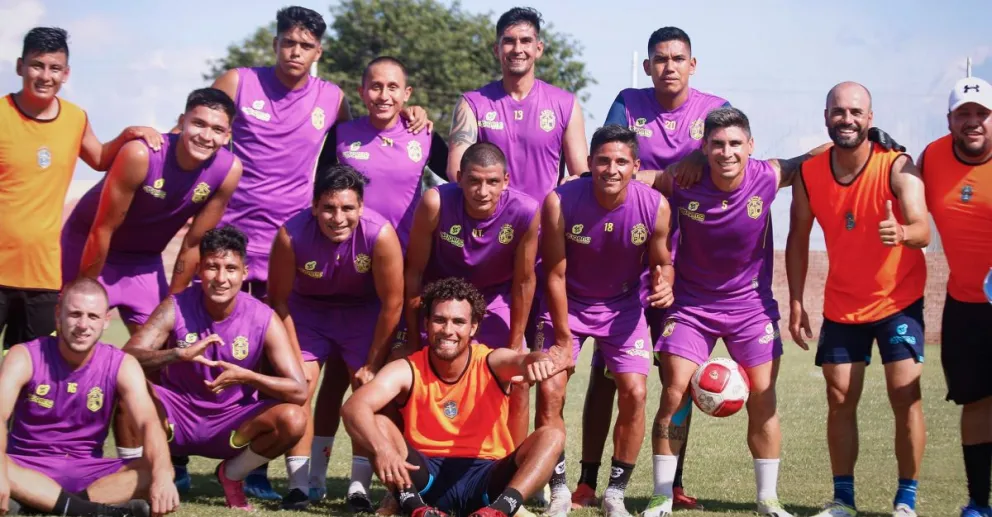 Integrantes de San Antonio Bulo Bulo al final de uno de sus entrenamientos. Es líder del Grupo A del Torneo Apertura. Foto: San Antonio.