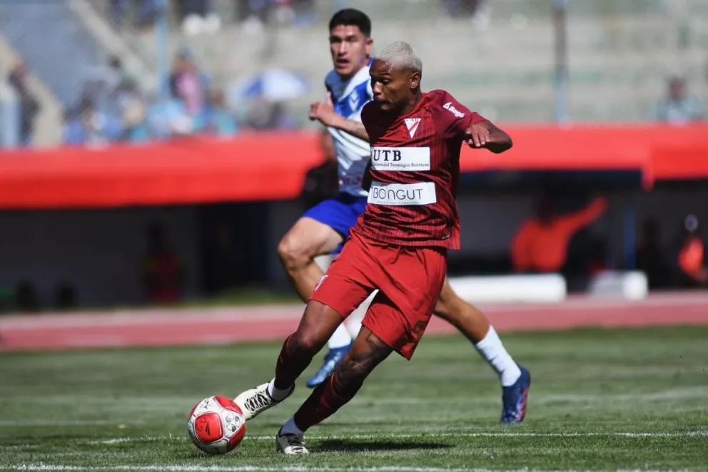 Wesley da Silva en el partido del jueves ante GV San José, en Oruro. Foto Always Ready