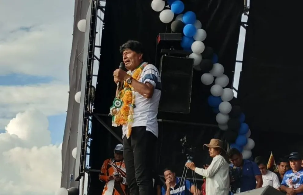 Evo Morales da su discurso durante el acto de festejo del aniversario del MAS, en Yapacaní (Santa Cruz). FOTO: APG