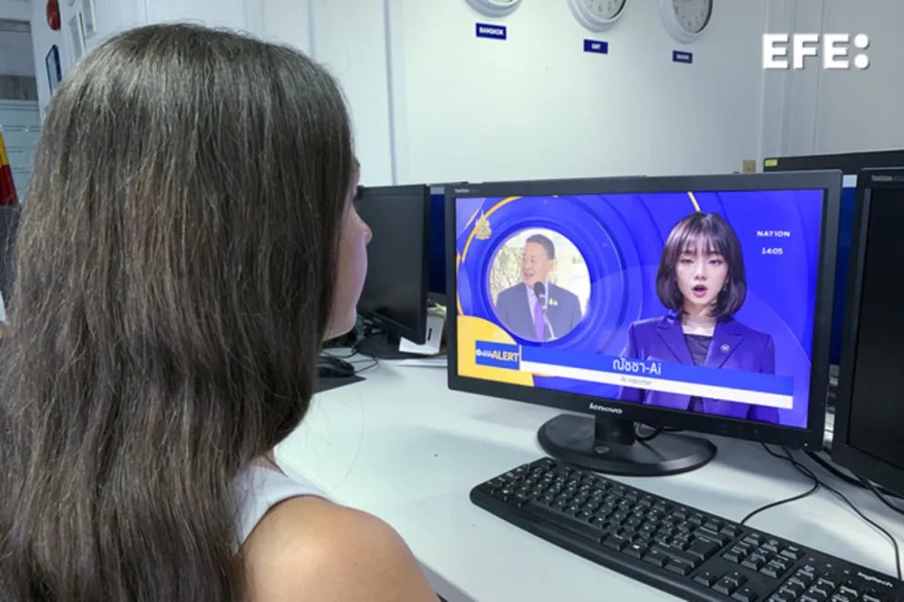 Natcha, la primera informadora creada por inteligencia artificial. Foto: EFE