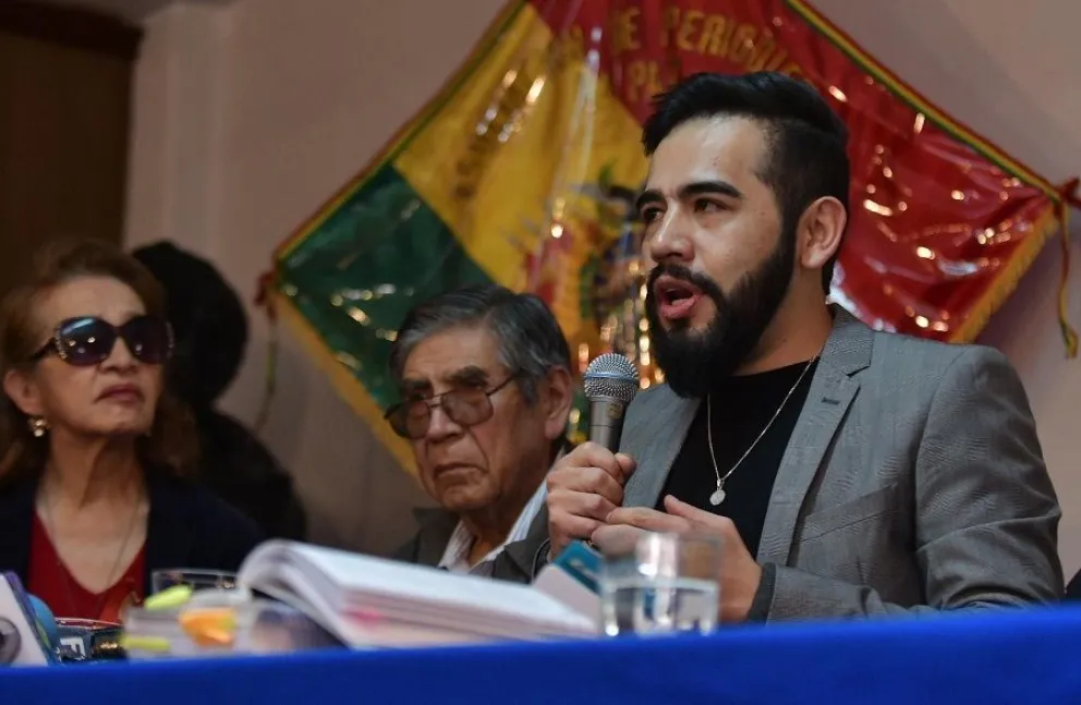 El ingeniero Édgar Villegas en conferencia de prensa, rechazó el proceso en su contra. Foto: APG