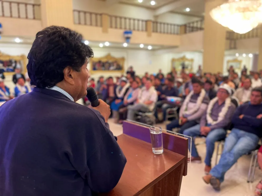 Evo Morales durante un encuentro de formación ideológica. Foto: @evoespueblo
