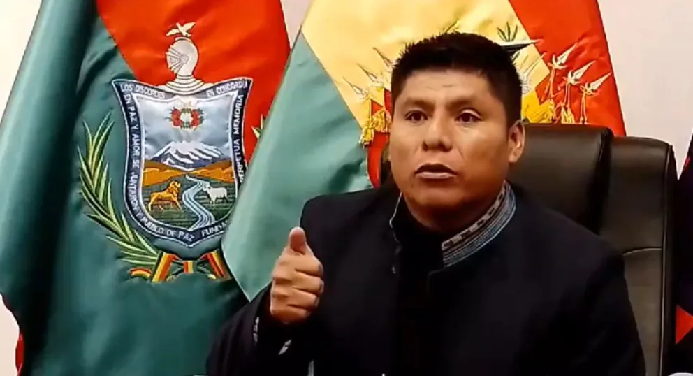 El senador Leonardo Loza en la conferencia de hoy. Foto: Captura de video