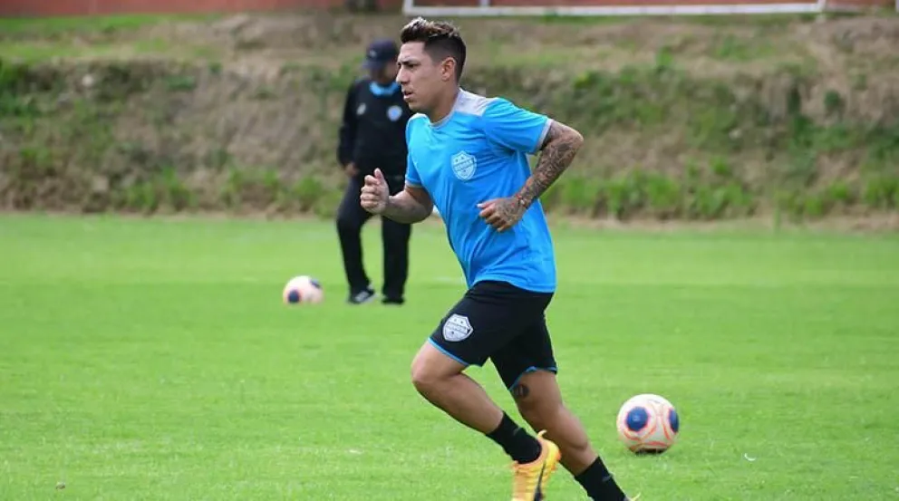 Brian Sarmiento cuando militaba en Aurora de Cochabamba. No fue destacado su paso por el club. Foto: Los Tiempos 