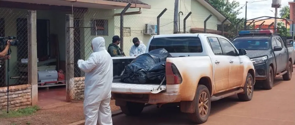 Los cuerpos de las víctimas al llegar la morgue de San Matías, en Santa Cruz. Foto: Mario Rocabado / Unitel