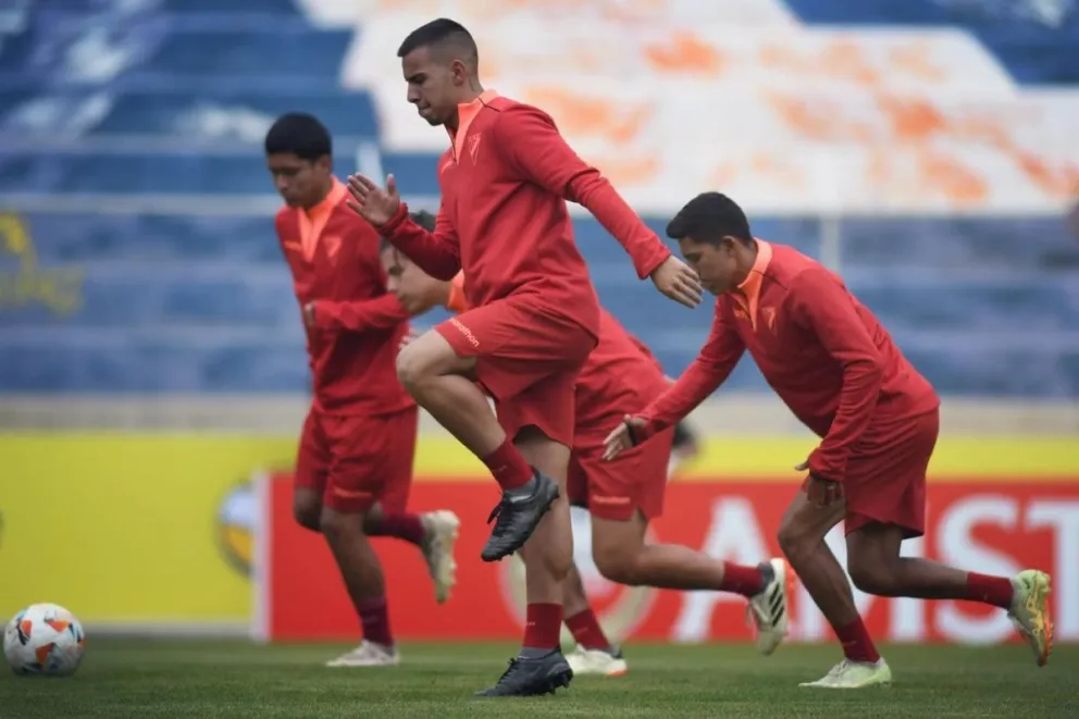 Robson y Abastoflor en el entrenamiento realizado en Villa Ingenio. Foto Always Ready