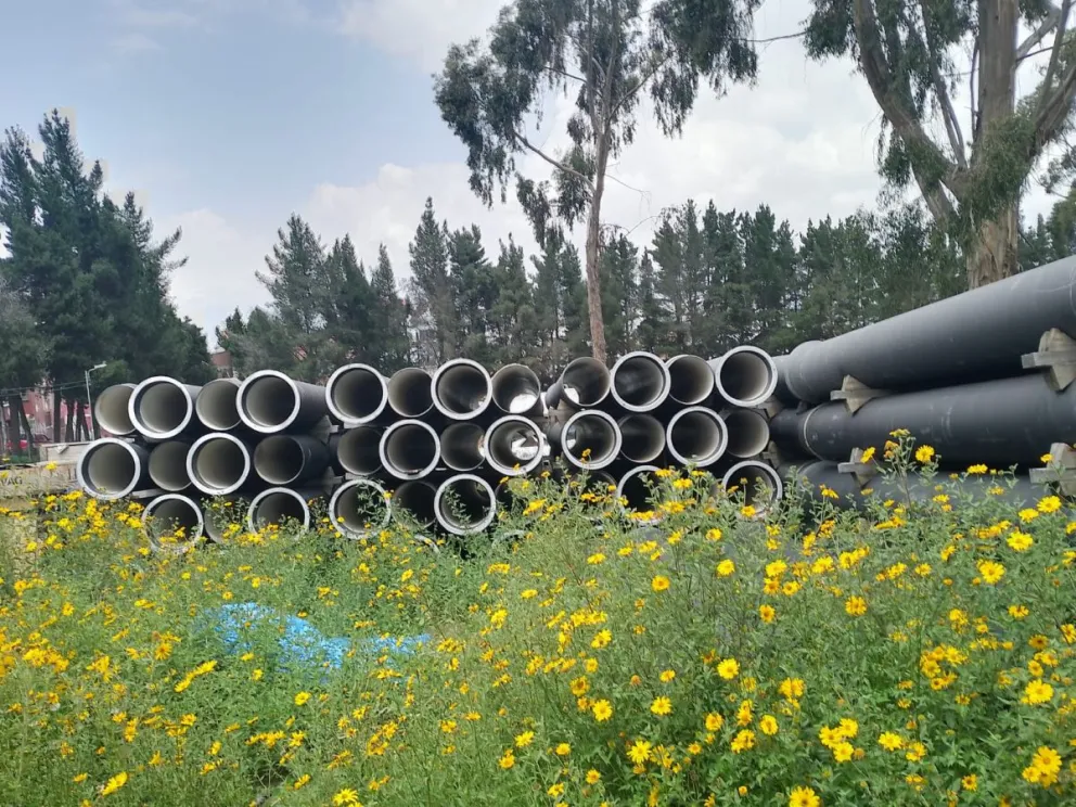 Las tuberías compradas por Epsas a una firma que las trajo de China, con un contrato por 14 millones de bolivianos y no son aptas para transportar agua potable. Foto: Visión 360