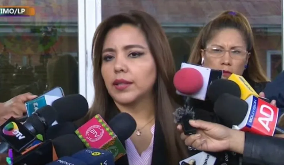 La viceministra de Comunicación Gabriela Alcón, en un anterior contacto con la prensa. Foto: Archivo